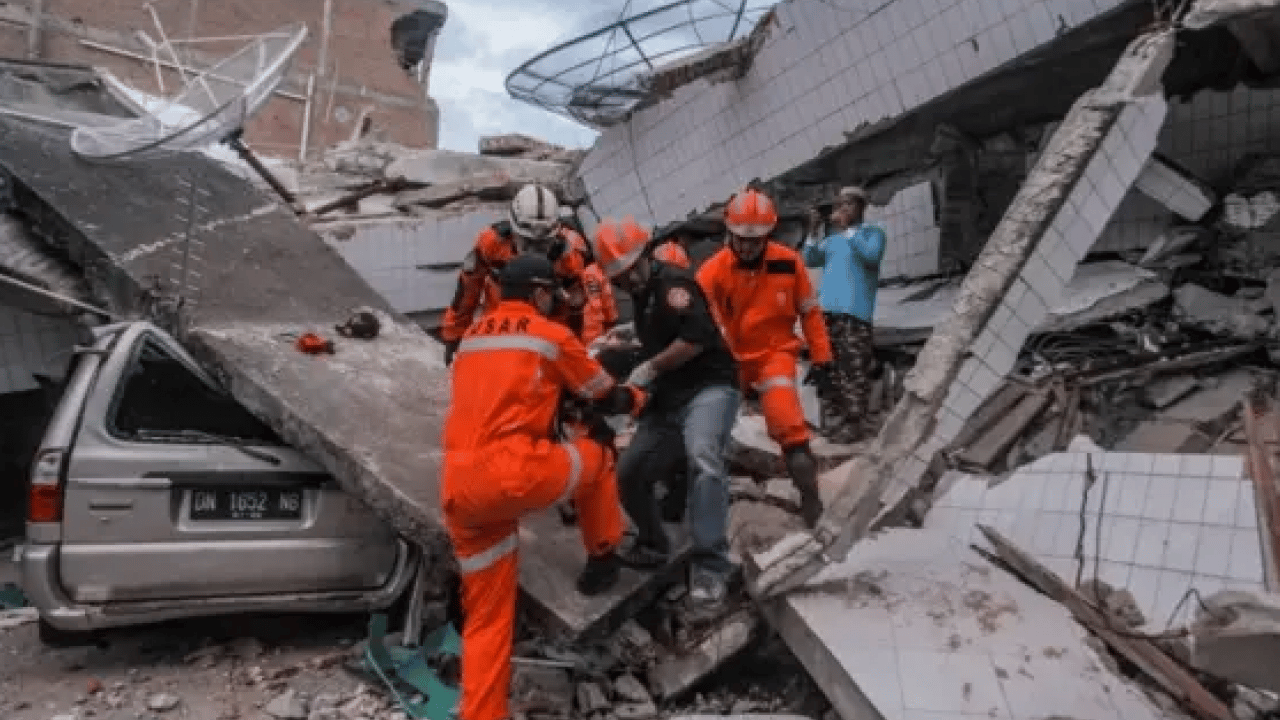 Foto - Endonezya'dan acı haber geldi: 7.7’lik depremde can kaybı artıyor