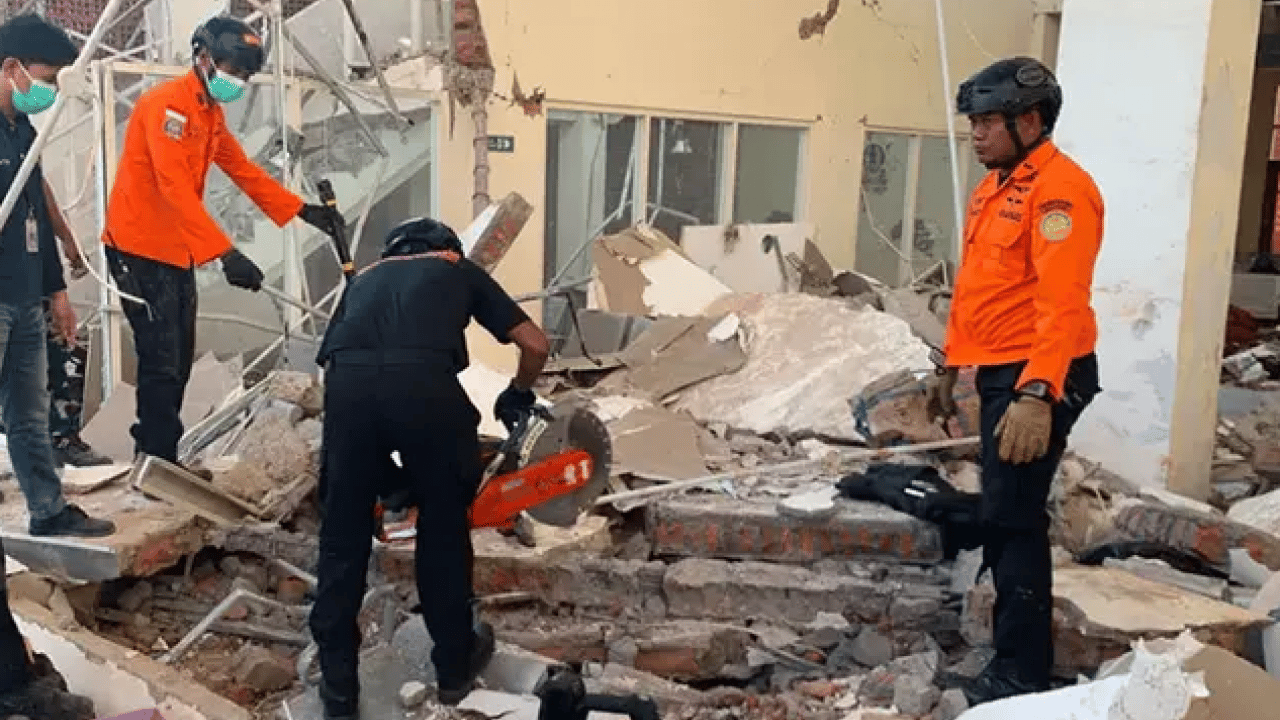 Foto - Endonezya'dan acı haber geldi: 7.7’lik depremde can kaybı artıyor