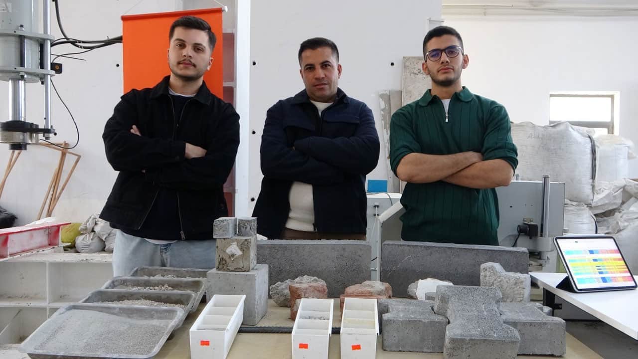 Foto - Enkazdan çevreci beton üretildi! Deprem molozları yola dönüştü