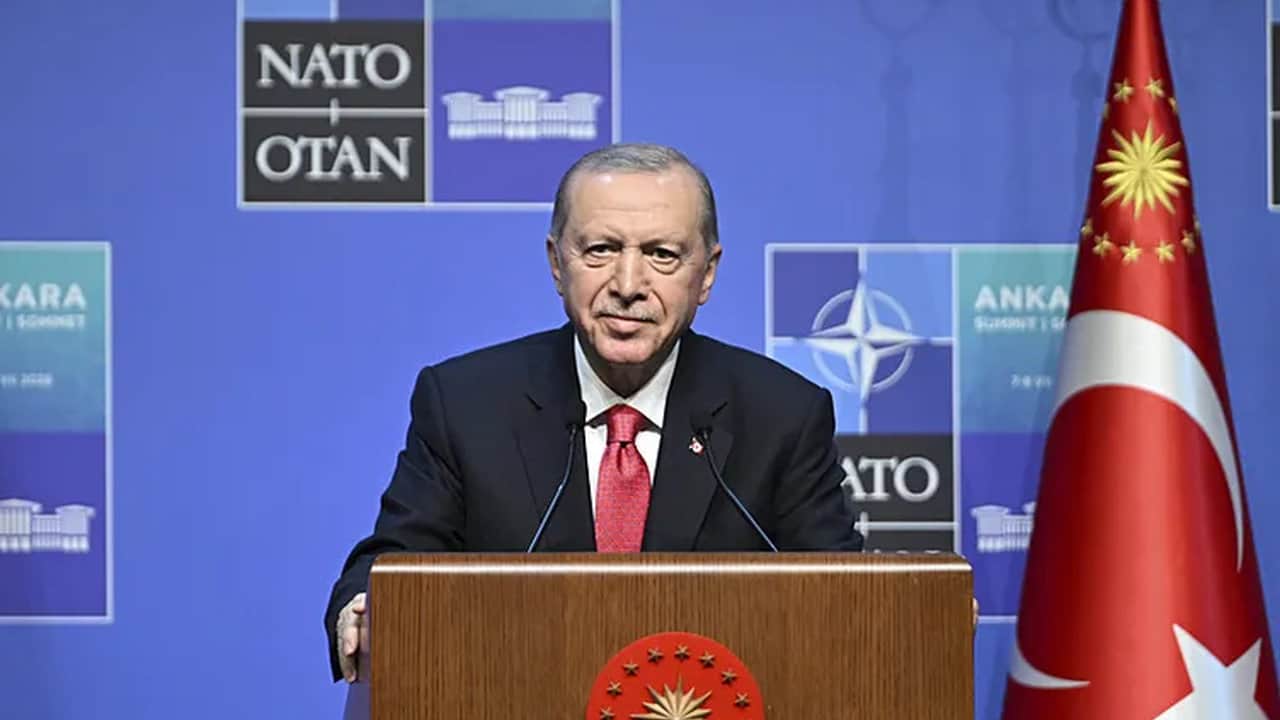 Foto - Erdoğan’ın mesajlarıyla çalkalanıyorlar! Türkiye’ye kafa tutan ülkeyi F-35 korkusu sardı