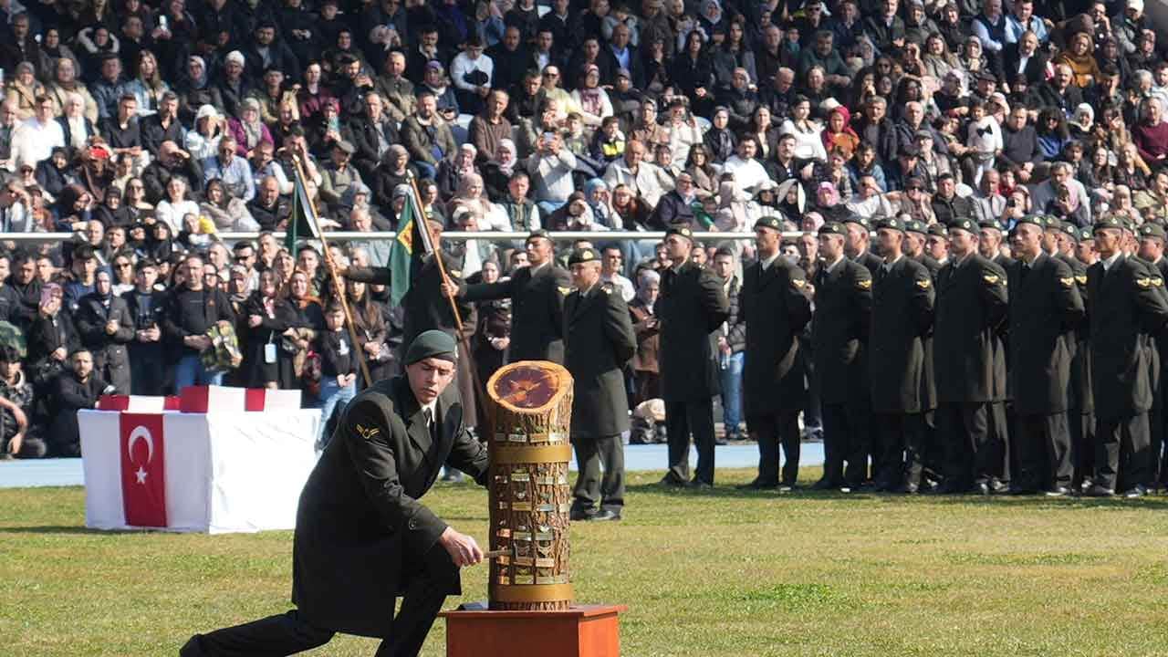 Foto - Erhan Afyoncu Türkiye ile Yunanistan arasındaki kara astsubayı sayısını karşılaştırdı! Sonuç 'yok artık' dedirtti
