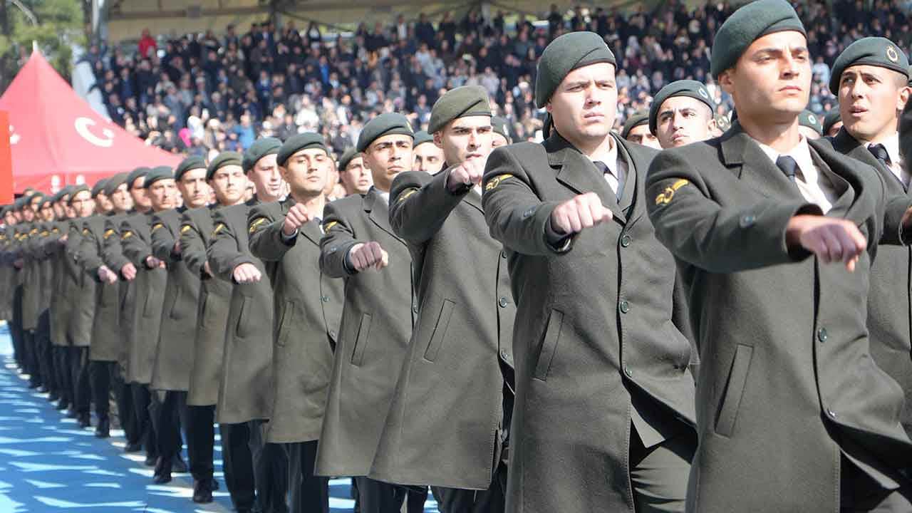 Foto - Erhan Afyoncu Türkiye ile Yunanistan arasındaki kara astsubayı sayısını karşılaştırdı! Sonuç 'yok artık' dedirtti