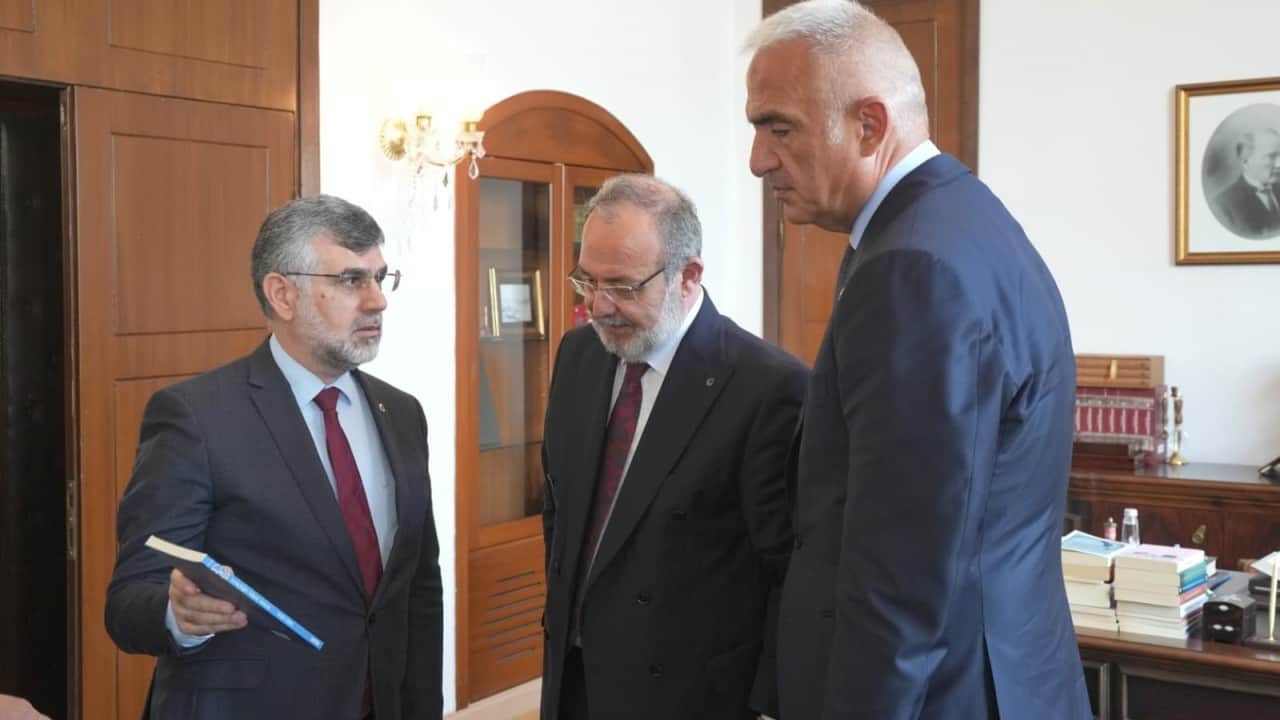 Foto - Ersoy: Medeniyet birikimimizi ilimle buluşturan çalışmaları memnuniyetle takip ediyoruz