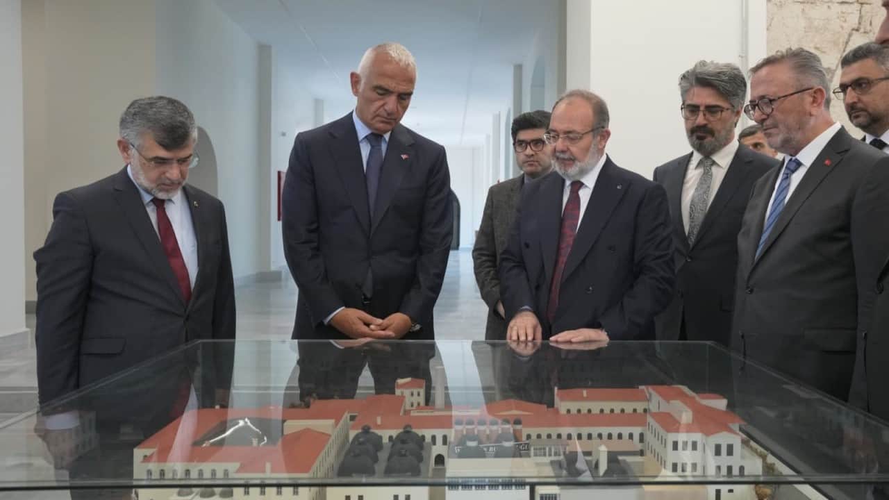 Foto - Ersoy: Medeniyet birikimimizi ilimle buluşturan çalışmaları memnuniyetle takip ediyoruz