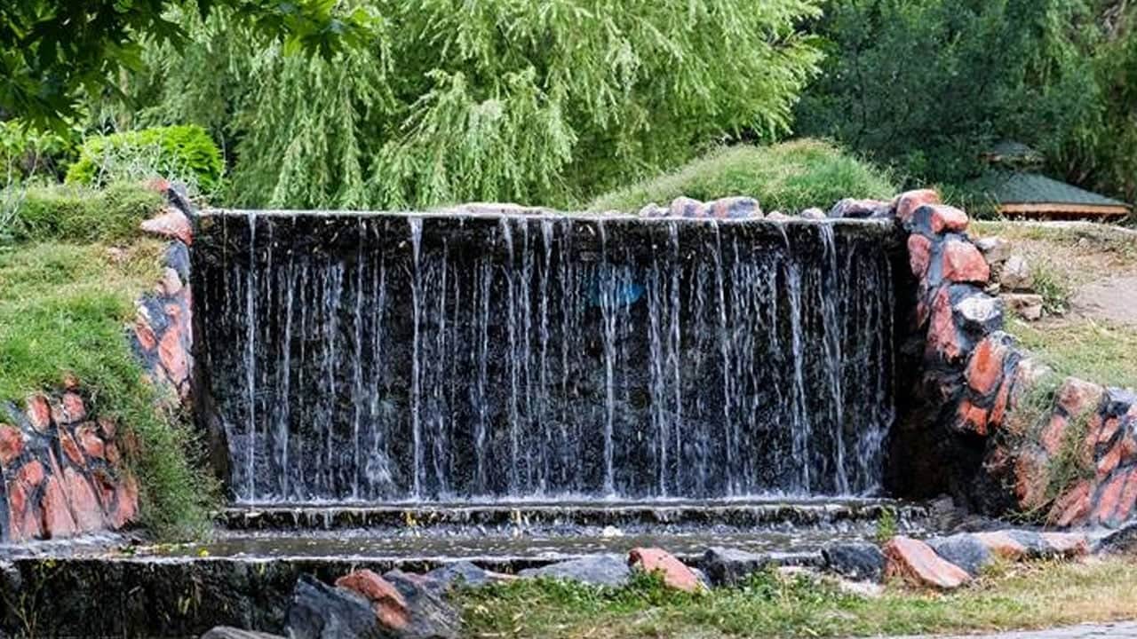 Foto - Erzincan’a milyonlarca kişi akın etmeye başladı: Asırlık kaynak! Cilt hastalıklarına iyi geldiği biliniyor