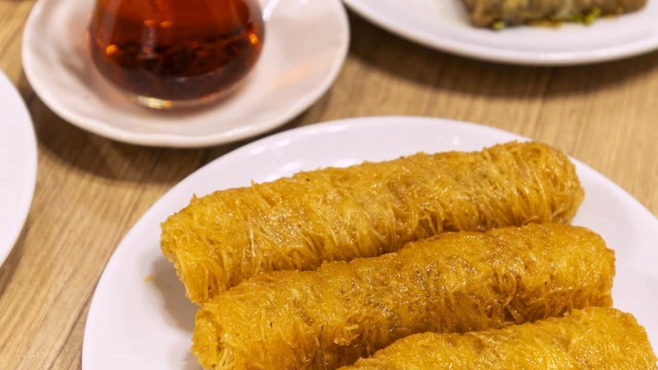 Foto - Erzurum Kültür Yolu Festivali'nde lezzet şöleni: Ünlü şefler favorilerini açıkladı: Çağ kebabı, su böreği, kadayıf dolması...