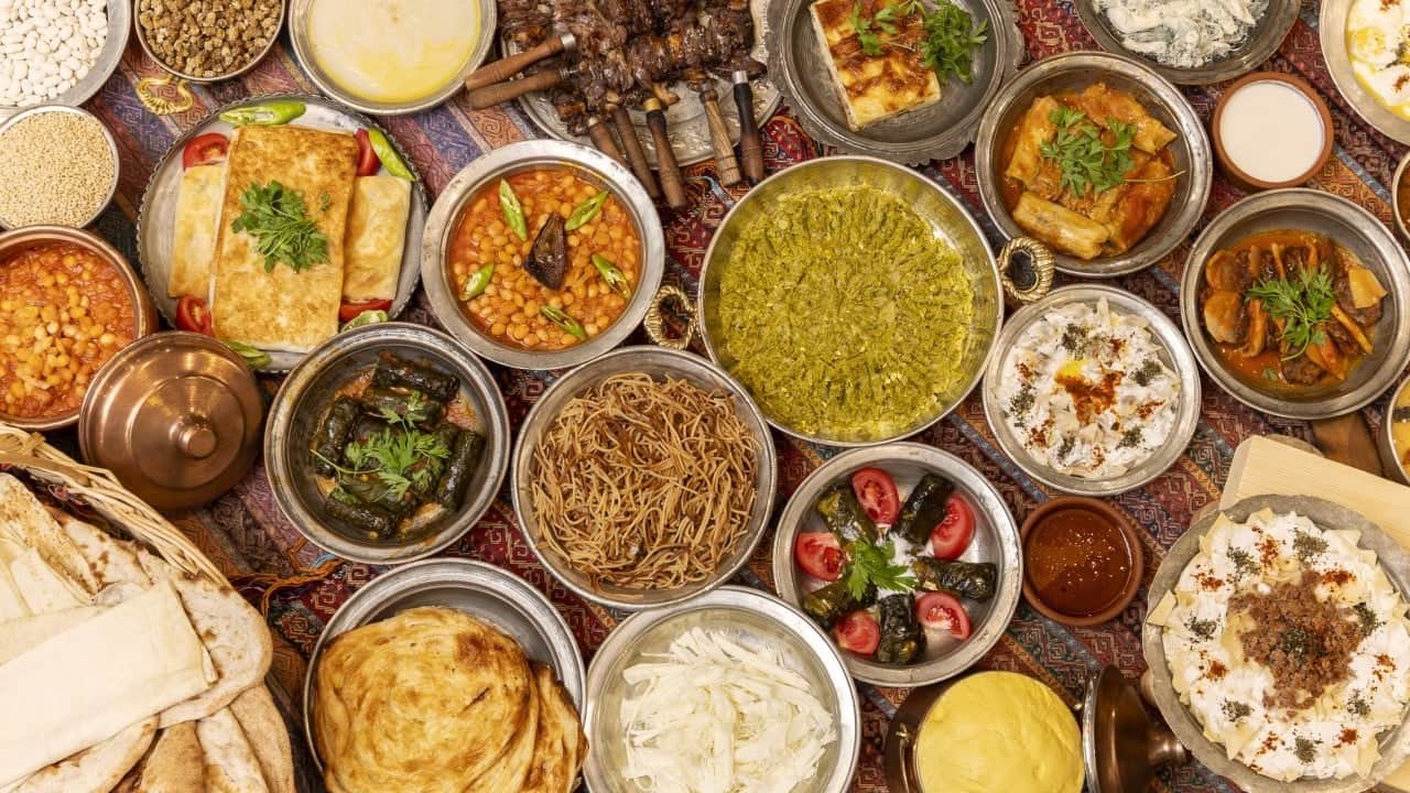 Foto - Erzurum Kültür Yolu Festivali'nde lezzet şöleni: Ünlü şefler favorilerini açıkladı: Çağ kebabı, su böreği, kadayıf dolması...