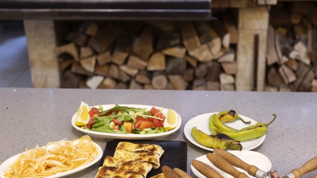 Foto - Erzurum Kültür Yolu Festivali'nde lezzet şöleni: Ünlü şefler favorilerini açıkladı: Çağ kebabı, su böreği, kadayıf dolması...