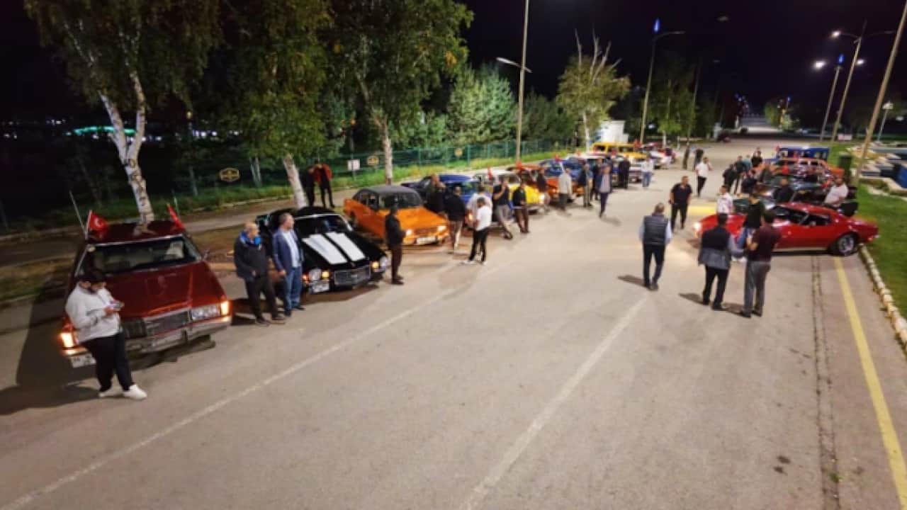 Foto - Erzurum'da nostalji rüzgarı: Hepsini sokaklarda sergilediler!