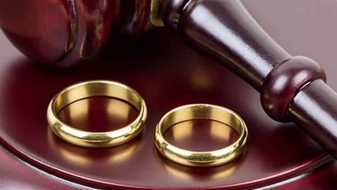 ‘Eşek’ sözü mahkemelik etti! Boşanma ve tazminat kararı çıktı