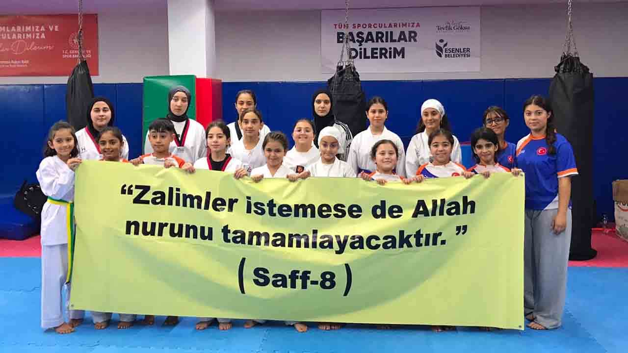 Foto - Esenler'in gençleri değerlerine sahip çıktı : Yeditepe Üniversitesi’ndeki olaylara ayetli mesaj