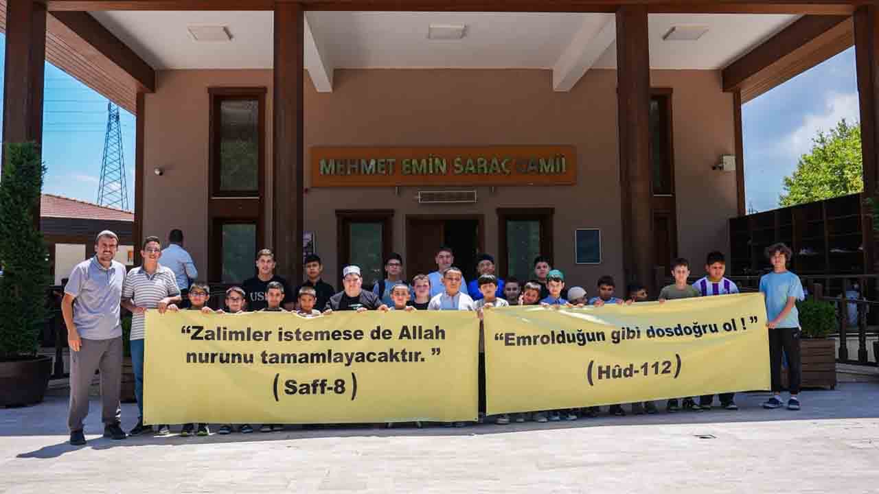 Foto - Esenler'in gençleri değerlerine sahip çıktı : Yeditepe Üniversitesi’ndeki olaylara ayetli mesaj