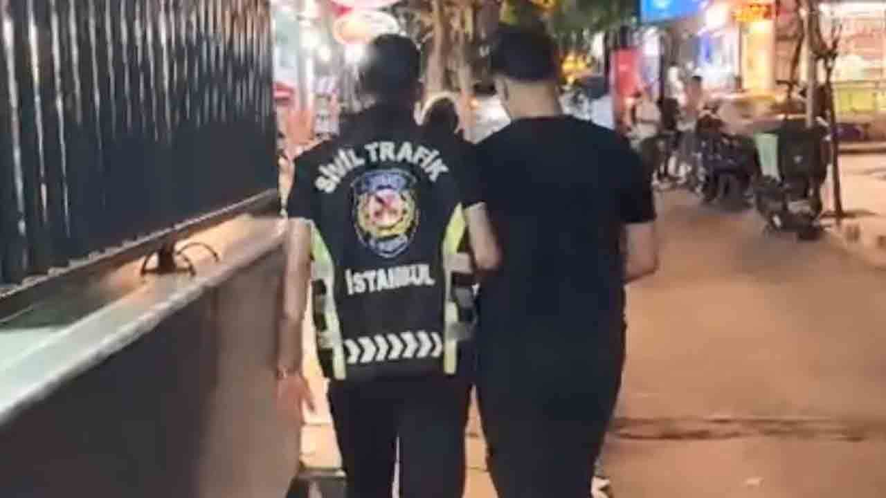 Foto - Eşinden 'Abi yapma' sitemi: Yine trafik yine maganda dehşeti
