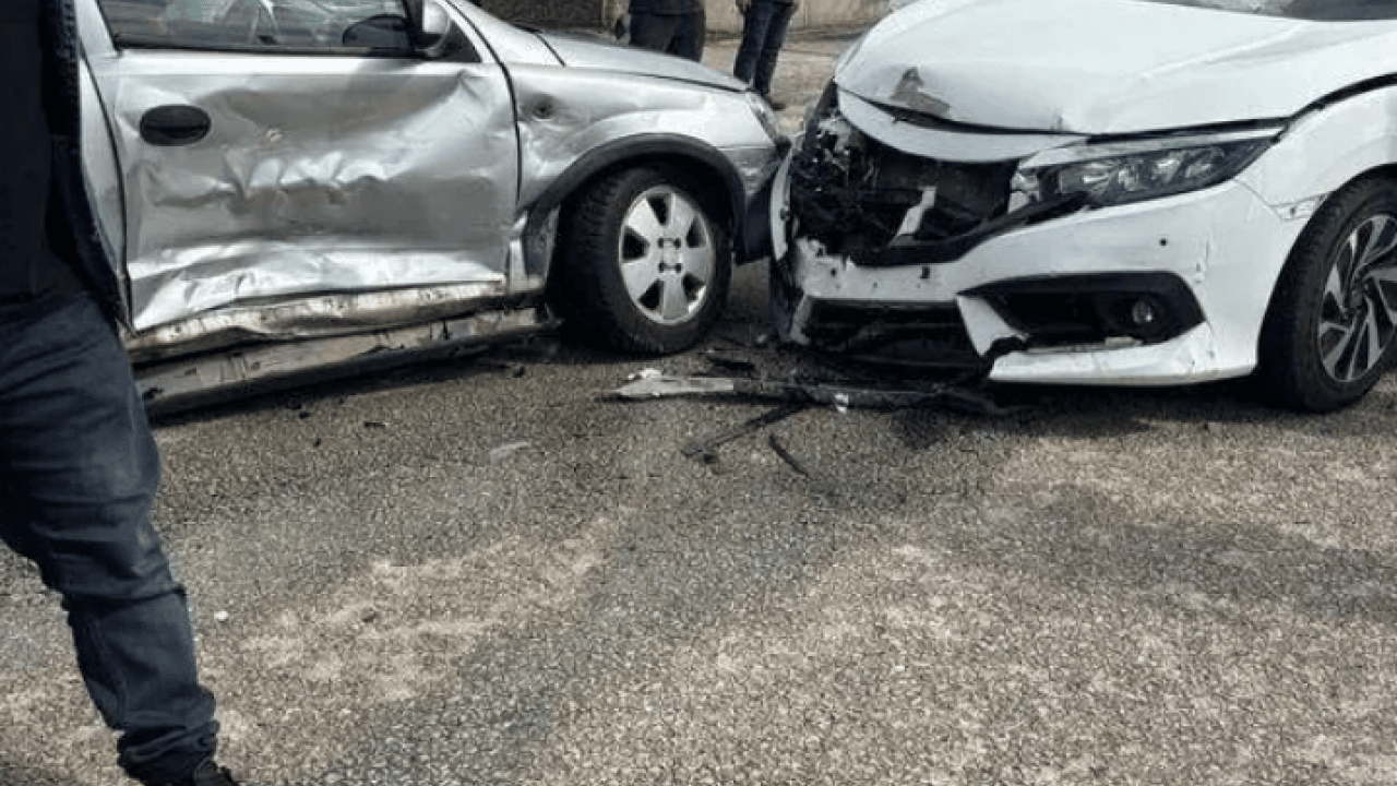 Foto - Eşiyle birlikte trafik kazası geçirdi: 'Çok şükür ikimizde iyiyiz'