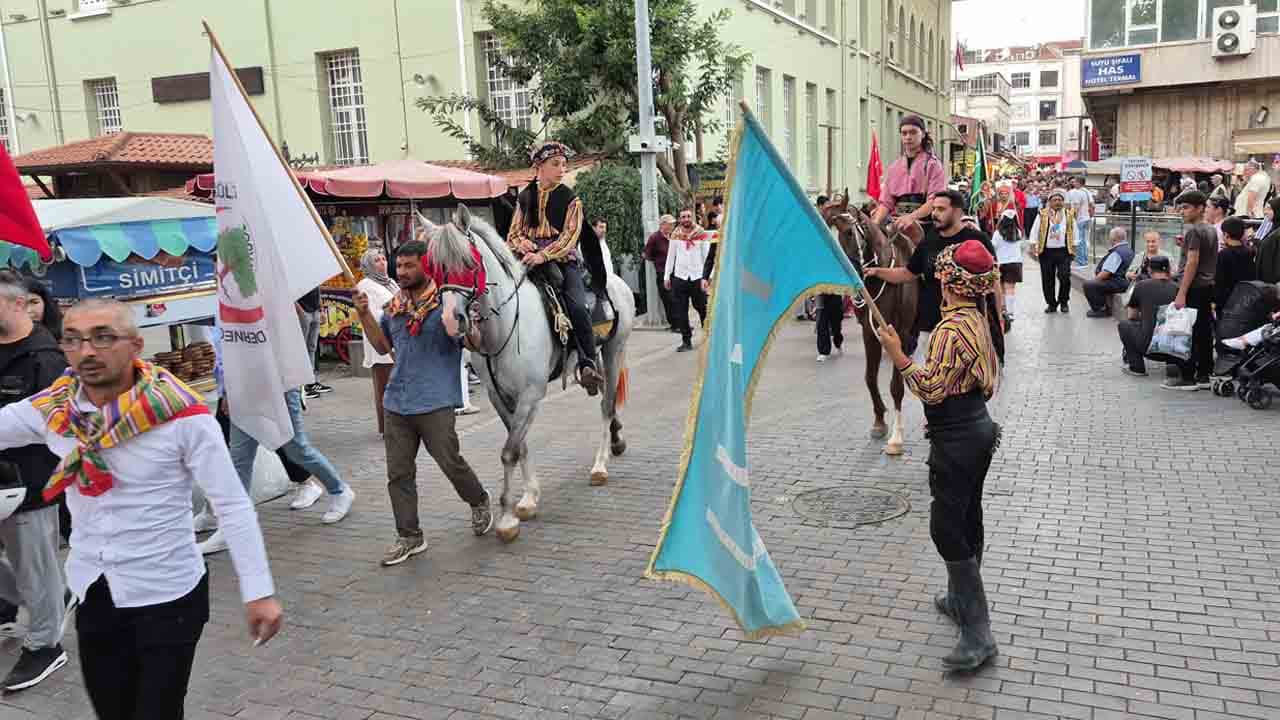 Foto - Eskişehir'de renkli yörük korteji: Mehteranı görünce çocuklar gibi sevinip coştu