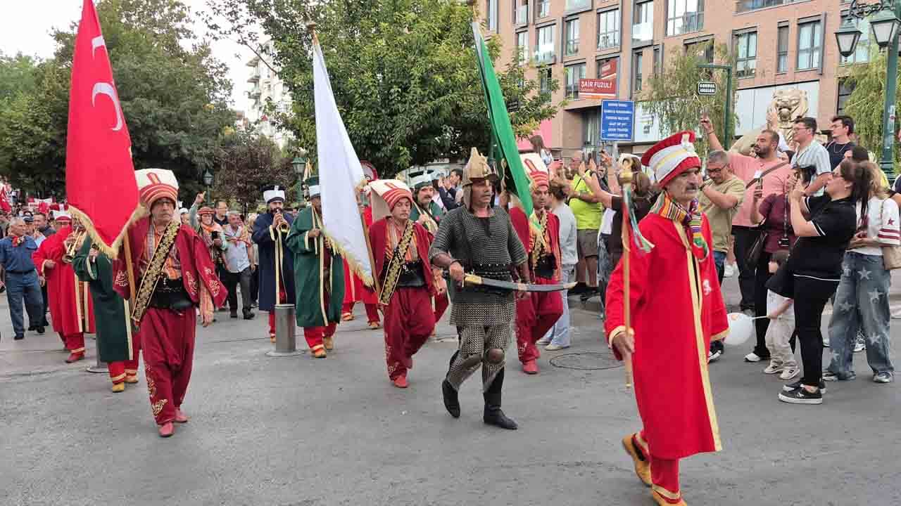 Foto - Eskişehir'de renkli yörük korteji: Mehteranı görünce çocuklar gibi sevinip coştu