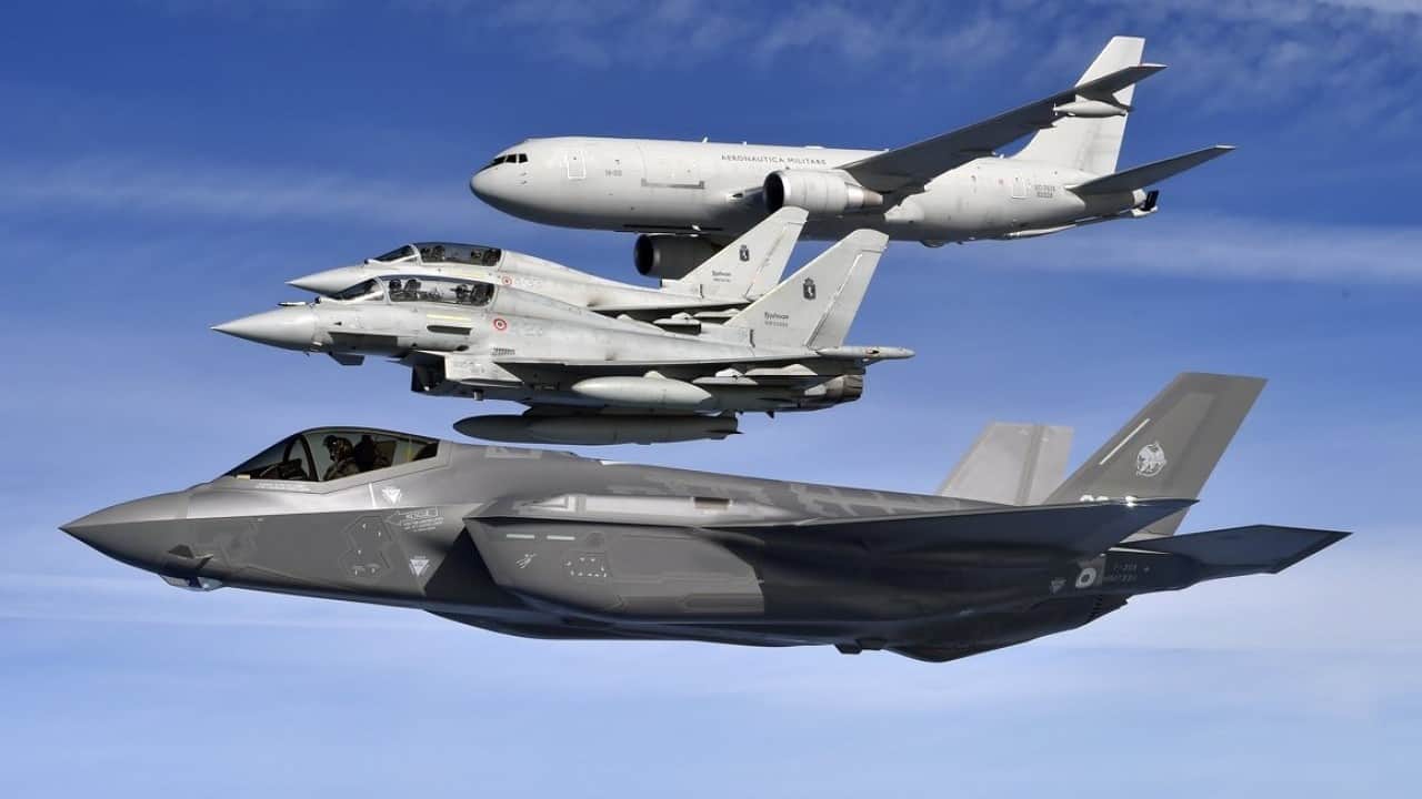 Foto - Eurofighter ile F-35 savaş uçağı birbirine girdi: İşte sonuç