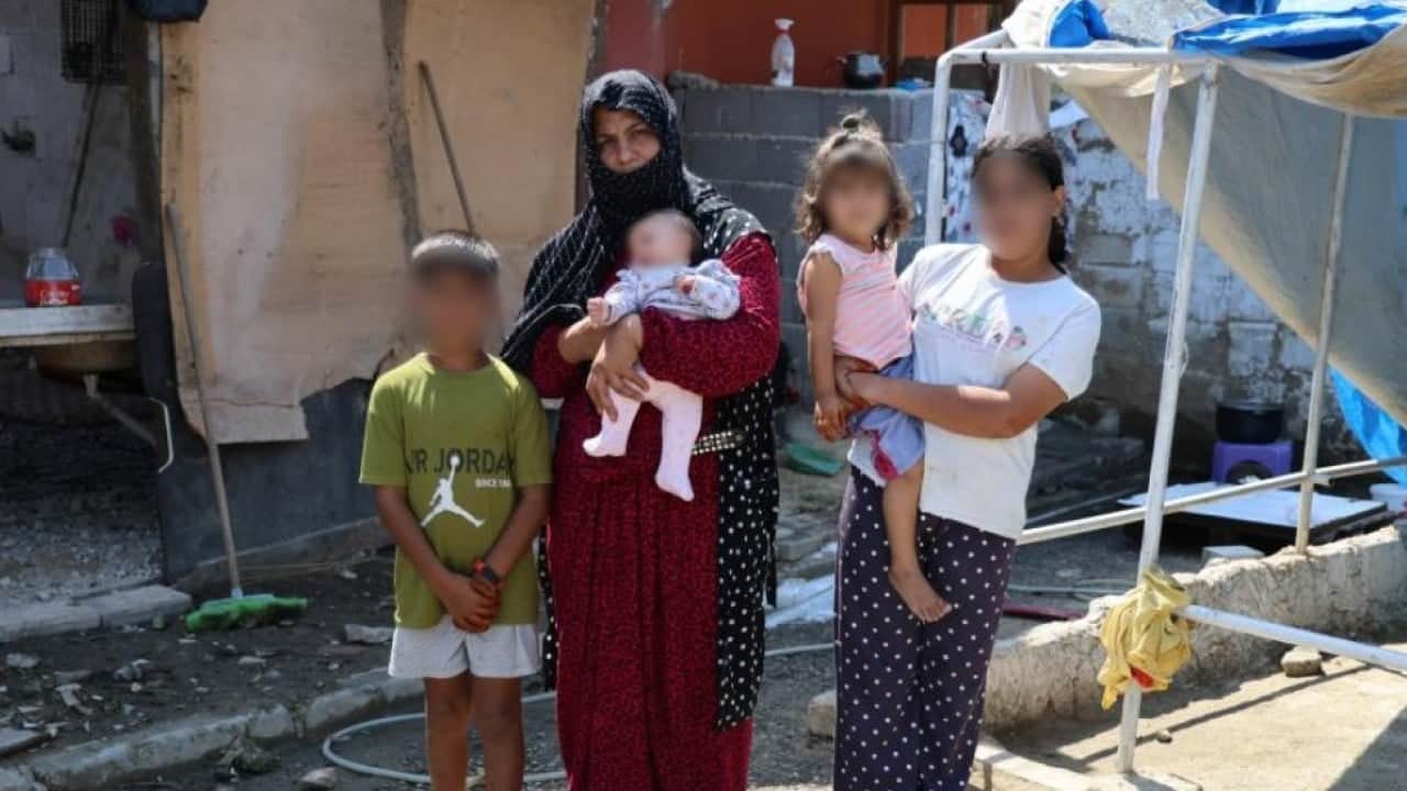 Ev sahibi olma hayali kabusa döndü! 5 çocuğuyla ahırda yaşamaya başladı