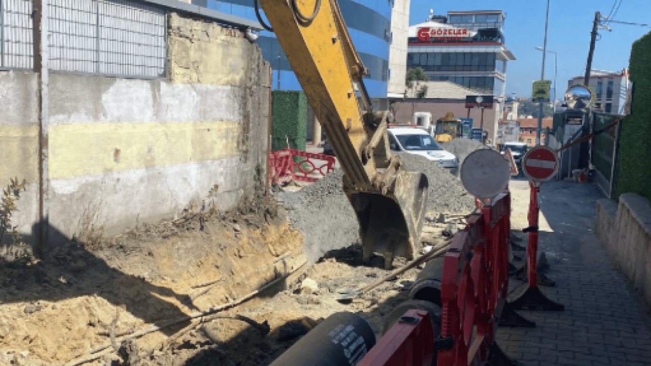 Foto - Eyüpsultan’da doğalgaz paniği! İBB’nin İSKİ’si boruları patlattı
