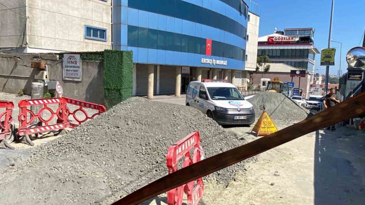 Eyüpsultan’da doğalgaz paniği! İBB’nin İSKİ’si boruları patlattı
