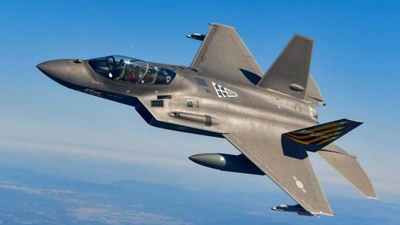 Foto - F-16 ve Rafale’yi solladı! Hayalet savaş uçağını hangara sokmak için masaya oturuldu