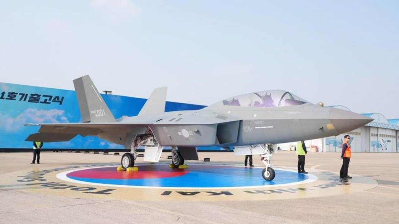 Foto - F-16 ve Rafale’yi solladı! Hayalet savaş uçağını hangara sokmak için masaya oturuldu