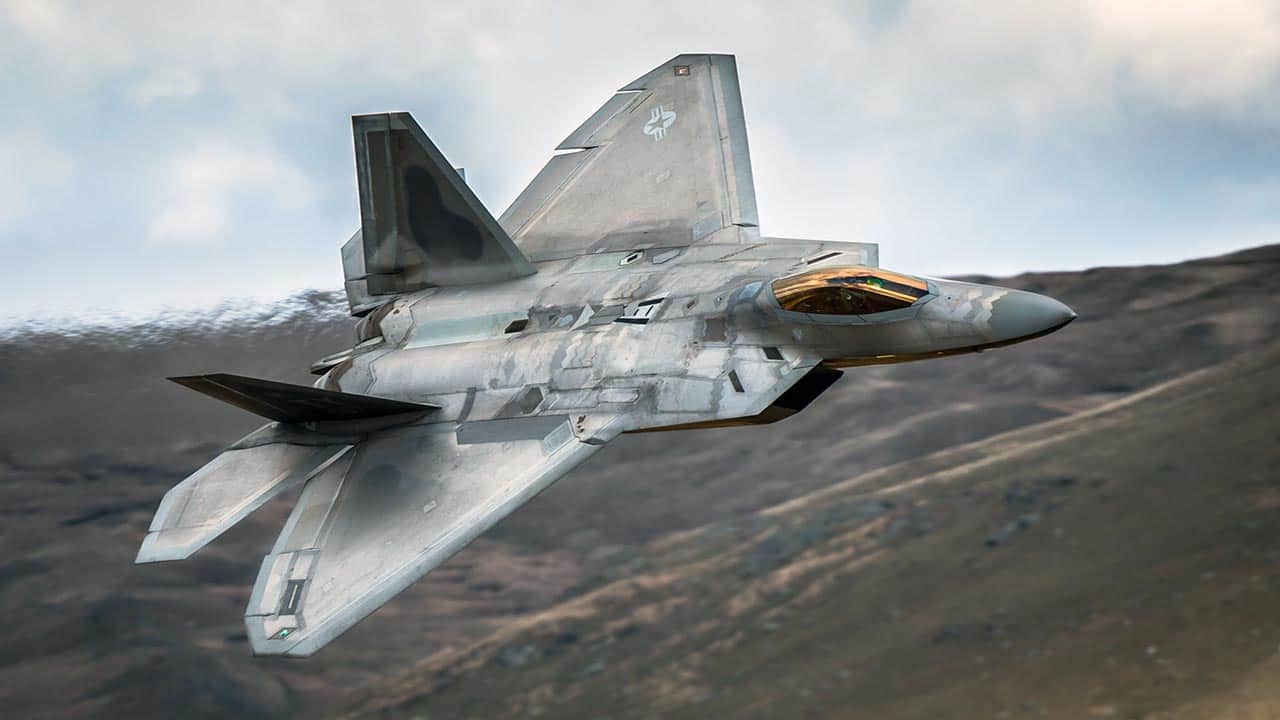 Foto - F-35 bekleneni vermedi! Çareyi eski uçakta buldular