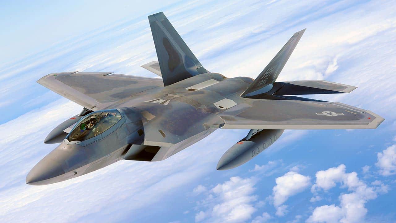 Foto - F-35 bekleneni vermedi! Çareyi eski uçakta buldular