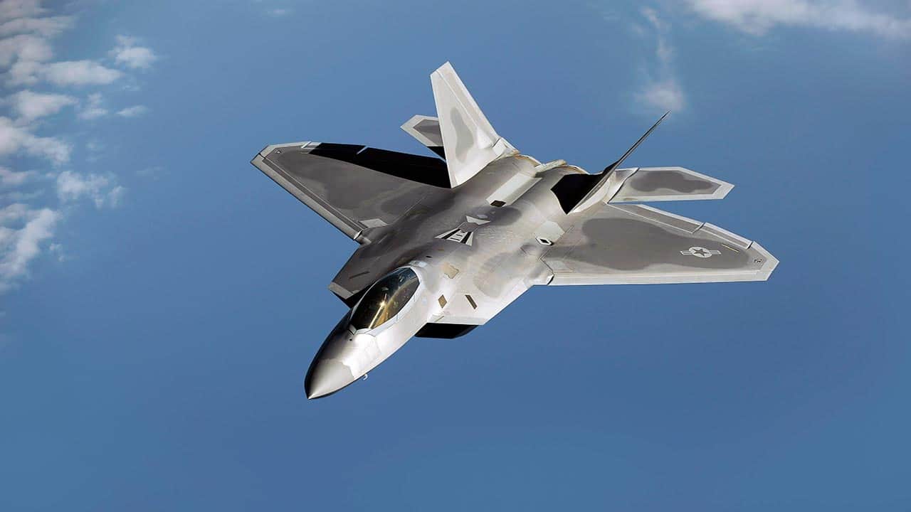 Foto - F-35 bekleneni vermedi! Çareyi eski uçakta buldular