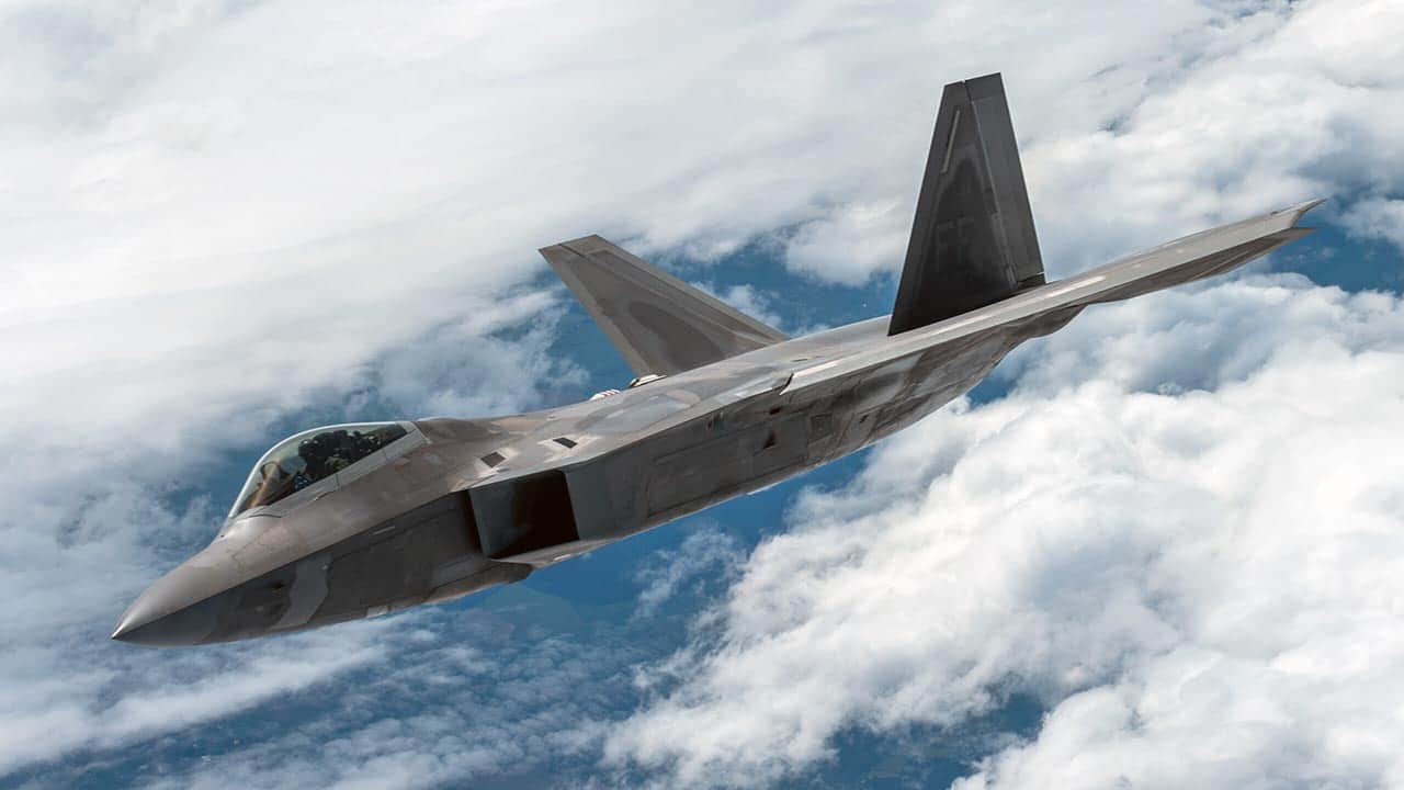Foto - F-35 bekleneni vermedi! Çareyi eski uçakta buldular