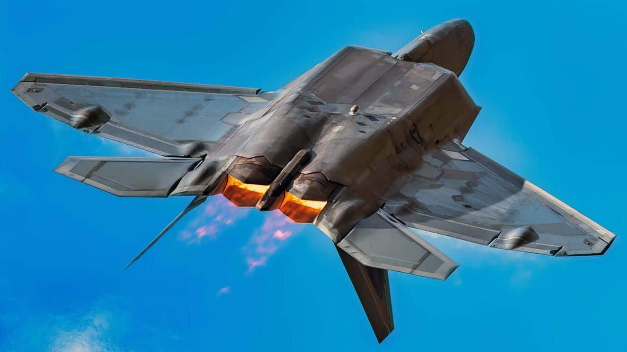 Foto - F-35 bekleneni vermedi! Çareyi eski uçakta buldular