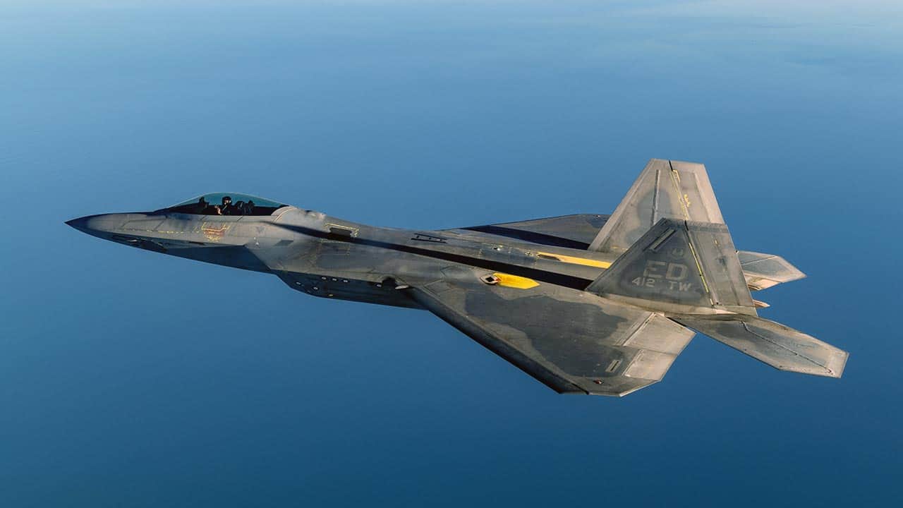 Foto - F-35 bekleneni vermedi! Çareyi eski uçakta buldular
