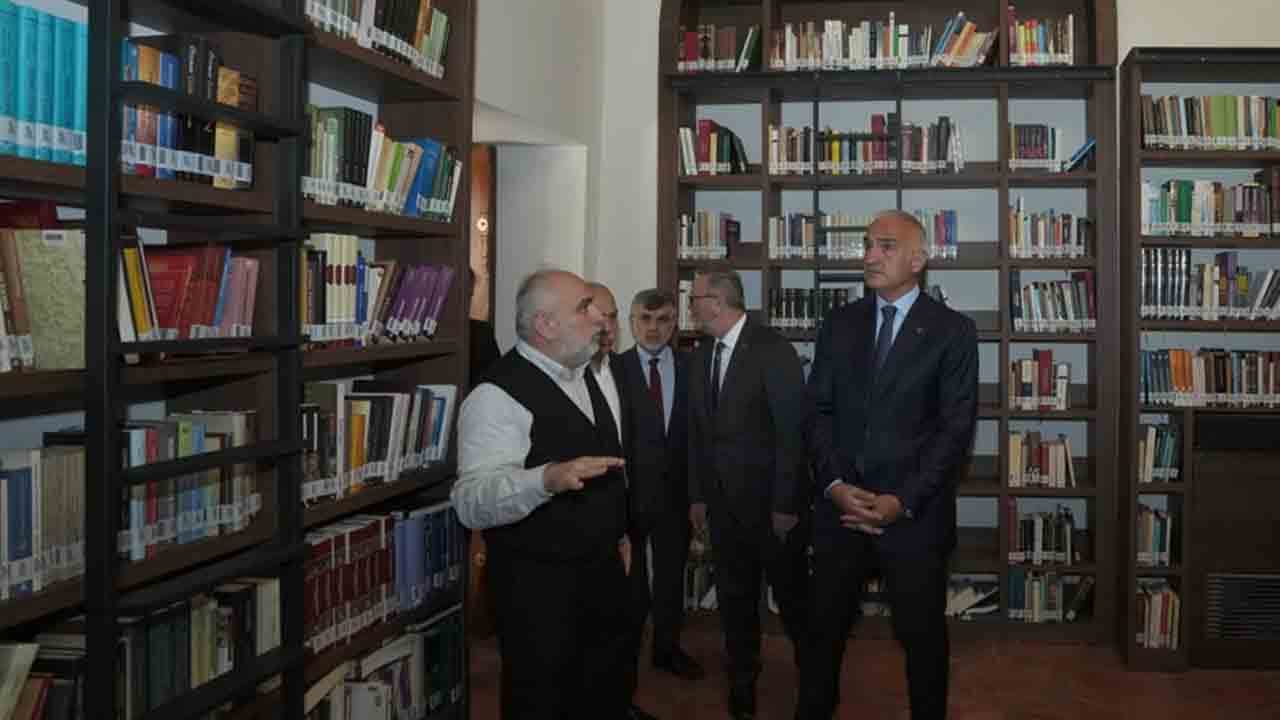 Foto - Fatih Külliyesi’nde buluştular: Bakan Ersoy’dan İhsan Fazlıoğlu’na ziyaret