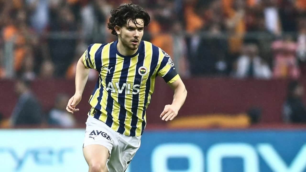 Fenerbahçe'den Ferdi Kadıoğlu açıklaması! Yönetim milli yıldız için noktayı koydu