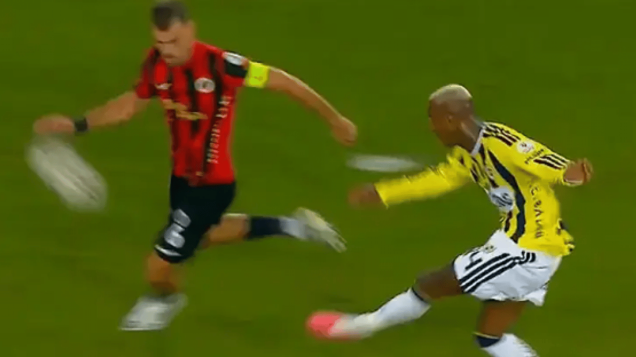 Foto - Fenerbahçeliler iki pozisyonda penaltı beklemişti: Hakem yorumcuları bakın ne dedi!