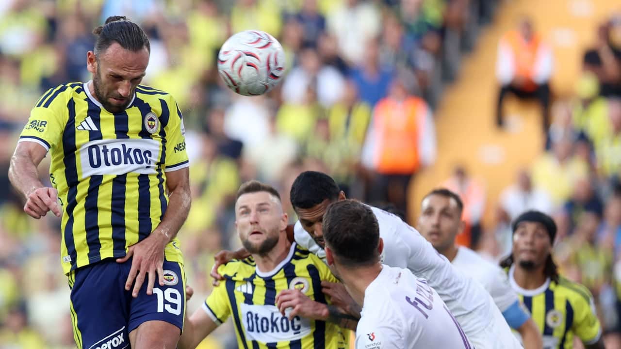 Foto - Fenerbahçelileri yıkan haber geldi! Şampiyonluk hesabı yaparken FIFA’dan yasak geldi