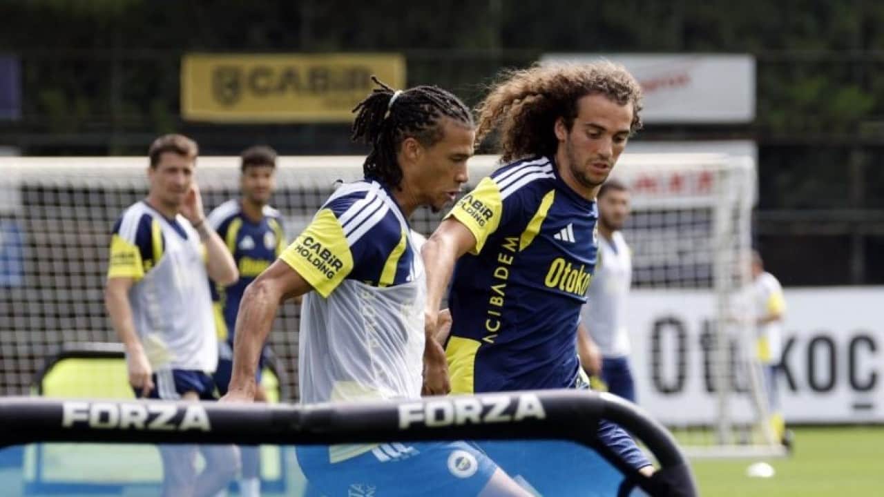 Foto - Fenerbahçe’nin beklenen ismi geri döndü! İşte antrenmandan görüntüler