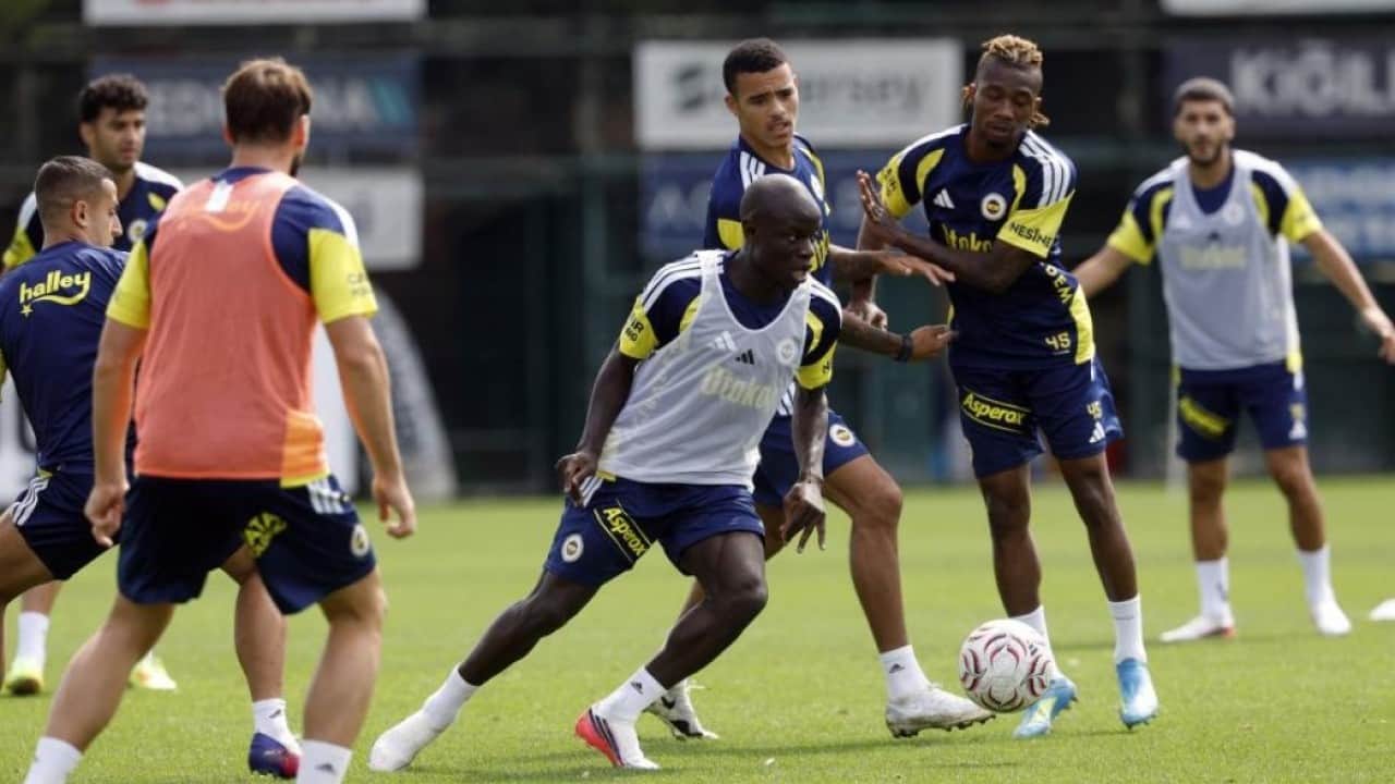 Foto - Fenerbahçe’nin beklenen ismi geri döndü! İşte antrenmandan görüntüler