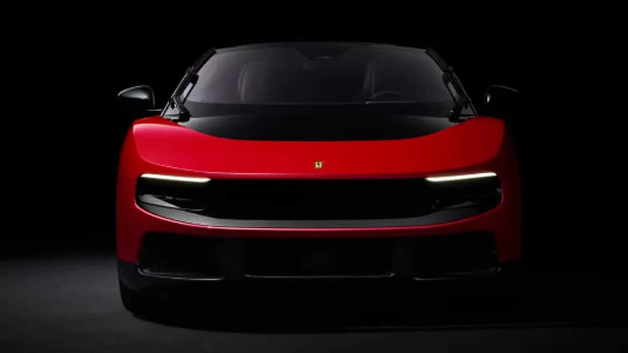 Foto - Ferrari tarihinde yeni sayfa! 530 km menzil ve 1050 HP güç ile "Luce" sahneye çıktı!
