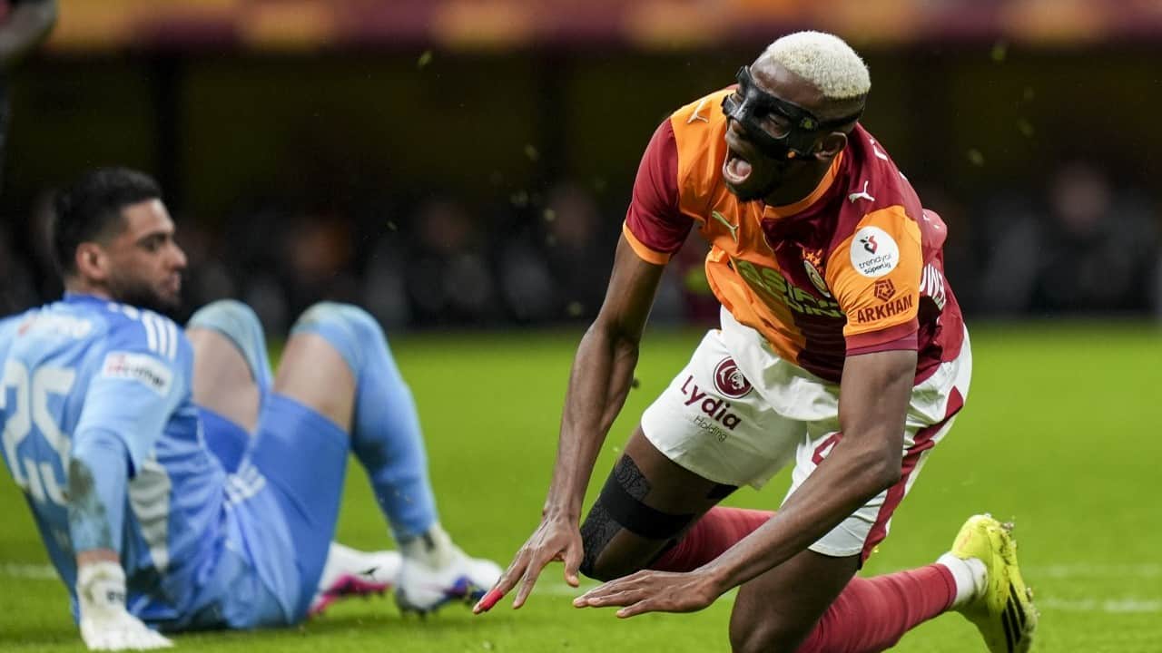 Foto - Fesih riski ve transfer yasağı... Galatasaray, Victor Osimhen krizini anında çözdü