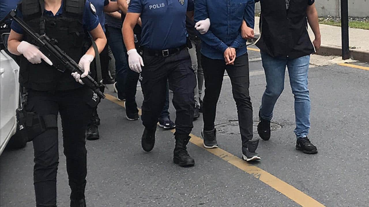 Foto - FETÖ'nün ‘kamu mahrem yapılanması’na operasyon: 20 gözaltı kararı