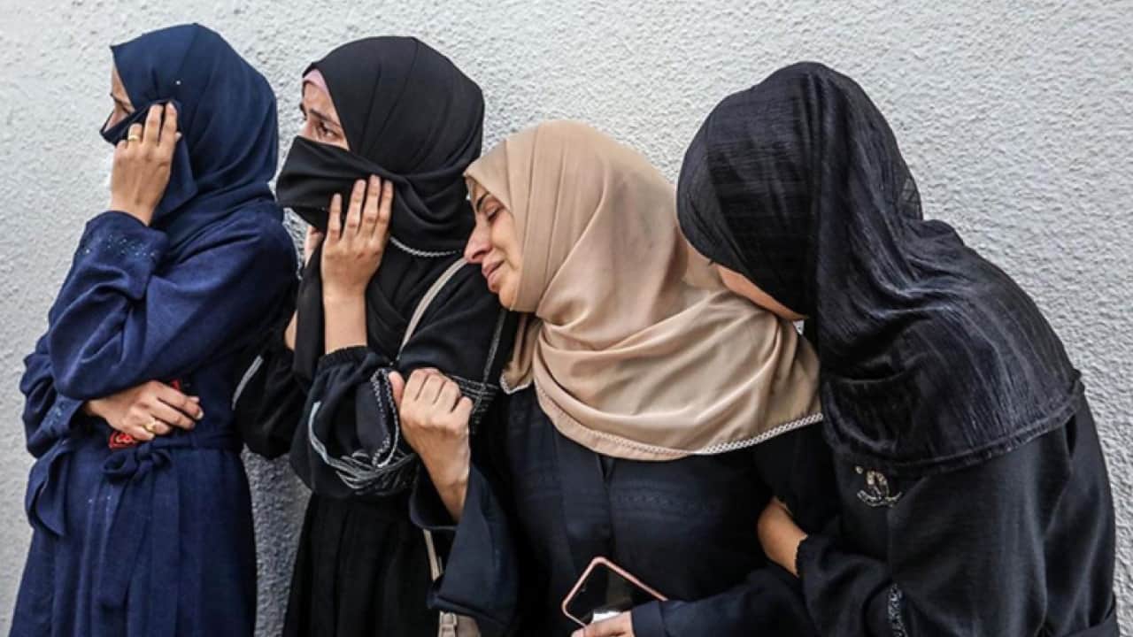 Foto - Filistinli kadın esirlere alçak saldırı: İşgalci zorbalardan zindanda sistematik işkence 