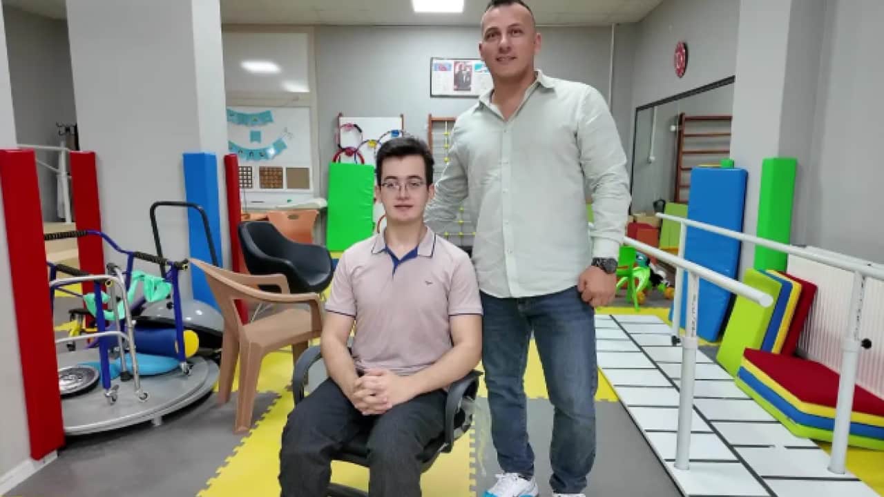 Foto - Fiziksel engeli onu durduramadı: Azmiyle tıp fakültesini kazandı!