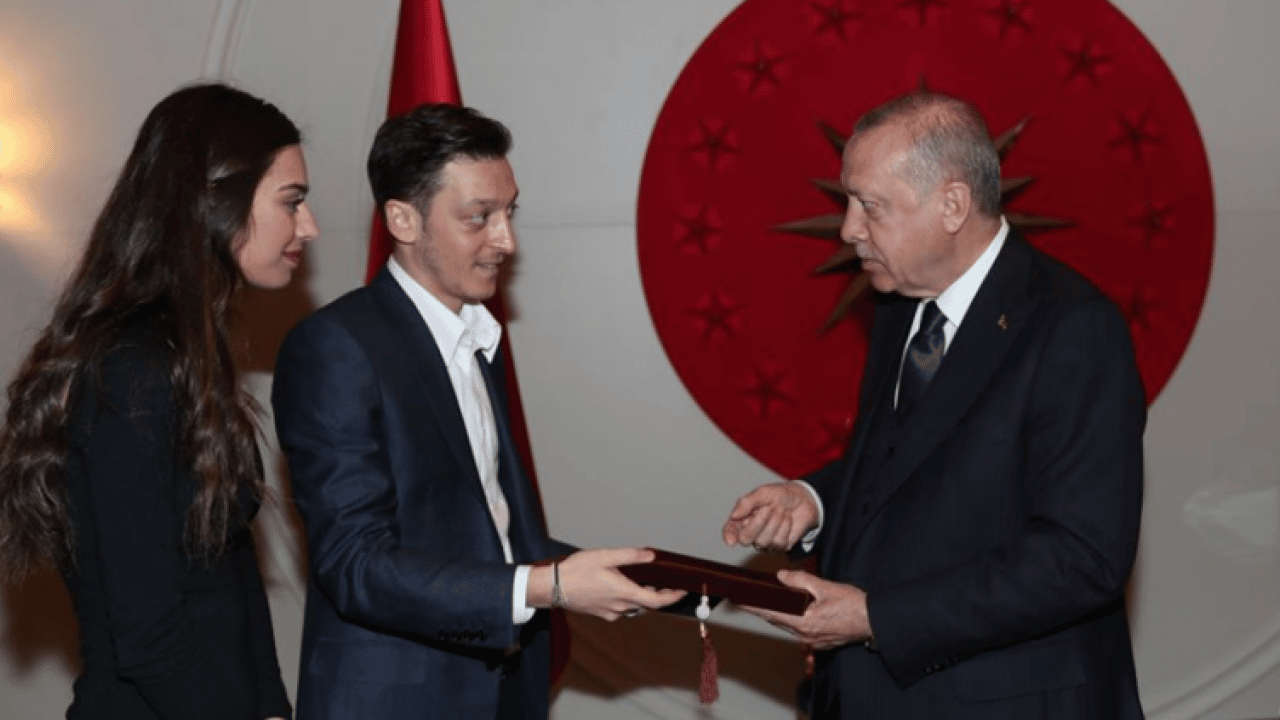 Foto - Flaş iddia: TFF'nin başına Mesut Özil: İbrahim Hacıosmanoğlu için yolun sonu mu?