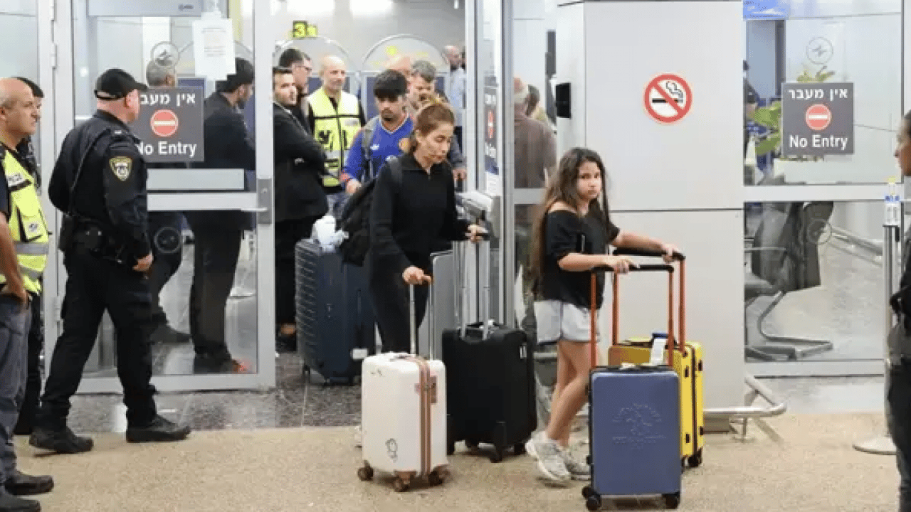 Foto - Flydubai uçağında ne oldu? Trump’tan dikkat çeken açıklama: ‘Yardımcı pilot terörist ya da dengesizdi’