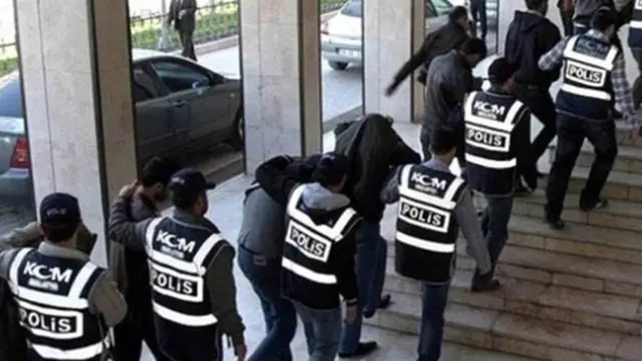 Foto - Fonculardan sonra bir darbe de onlara! Türkiye güne dev operasyonla uyandı