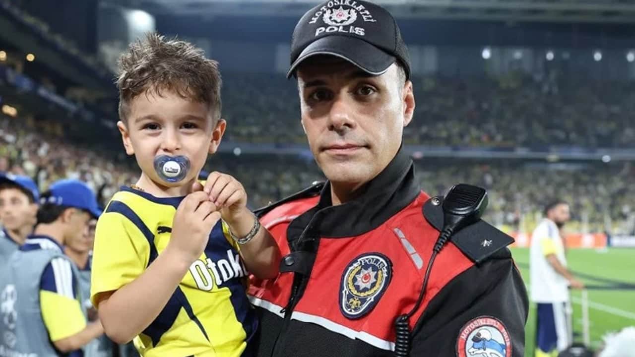 Foto - Forması zorla çıkarılan minik Göktuğ, Aziz Yıldırım ile buluştu