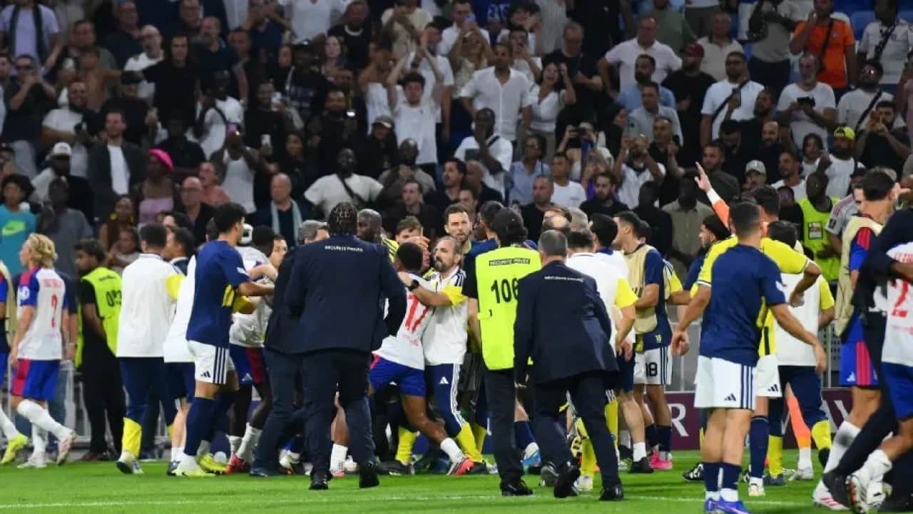 Foto - Fransız basını duyurdu! UEFA'dan Lyon-Fenerbahçe maçına soruşturma