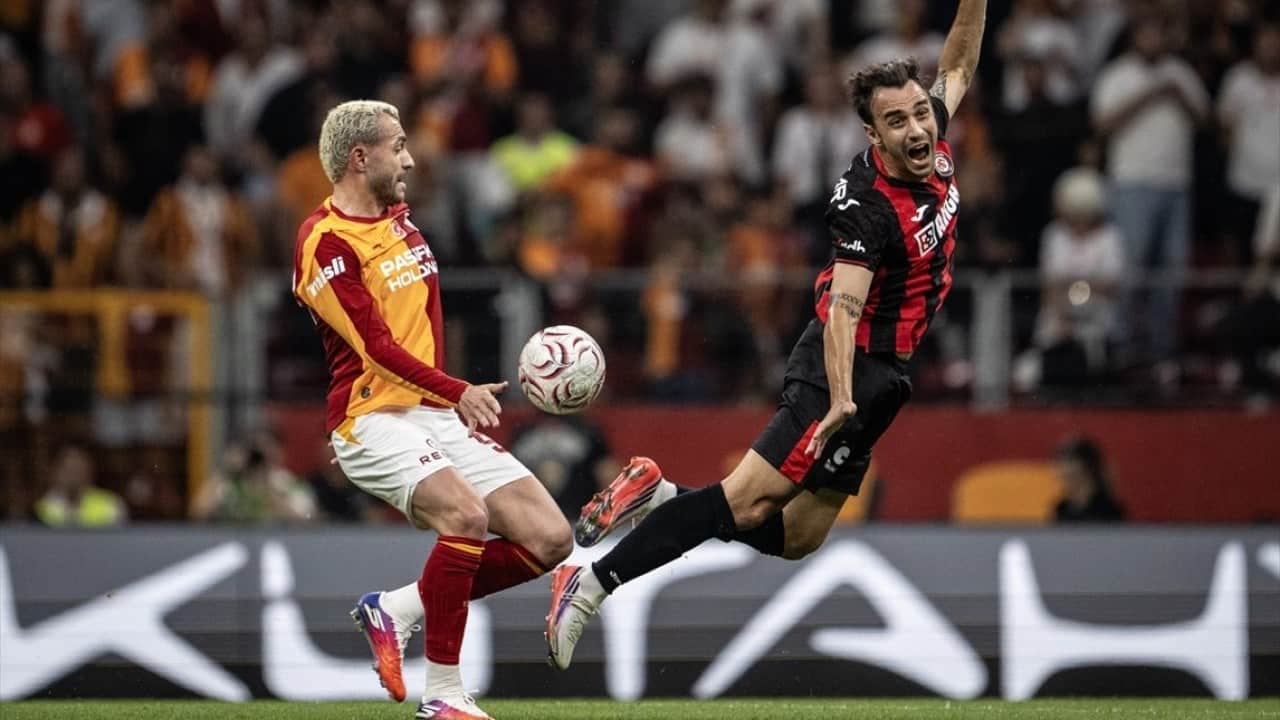 Foto - Galatasaray, Erzurum deplasmanında! İşte muhtemel 11’ler