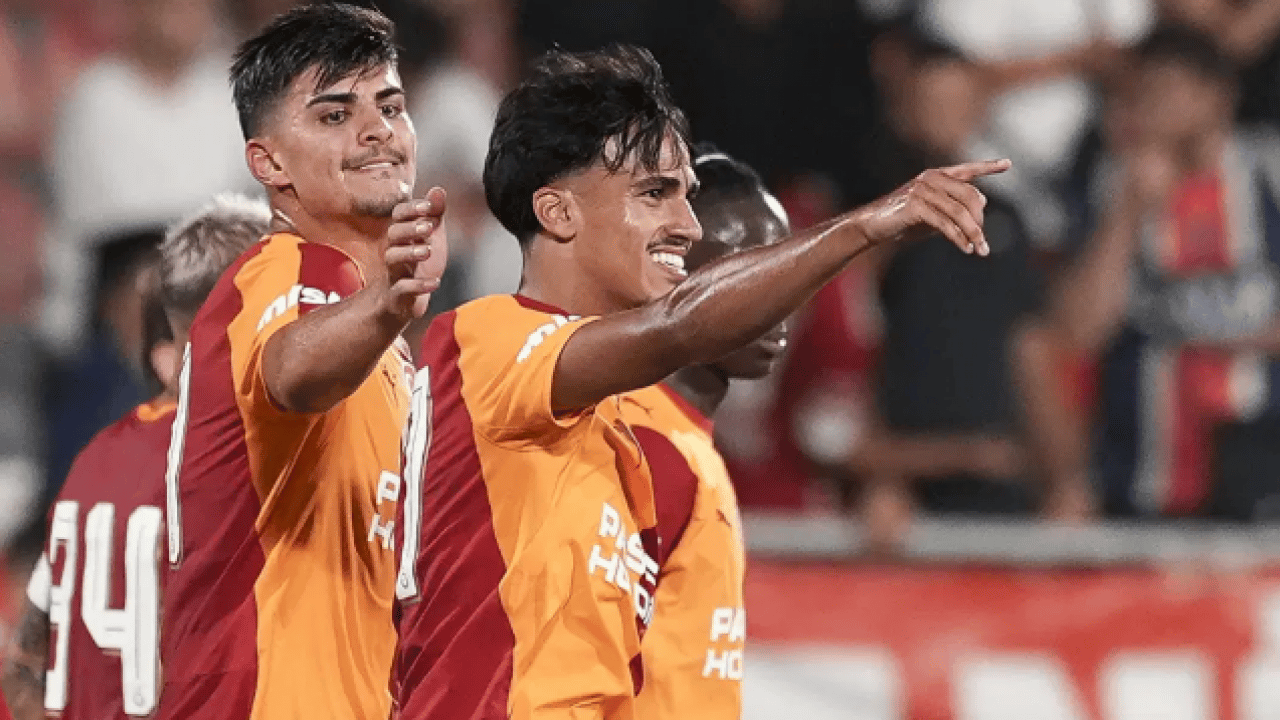 Foto - Galatasaray ile Samsunspor görüşüyor: 14 dakika oynadı şimdi gönderiliyor